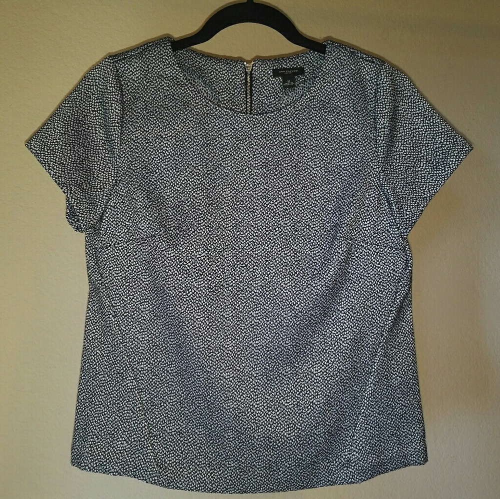 Ann Taylor Short Sleeve Blouse